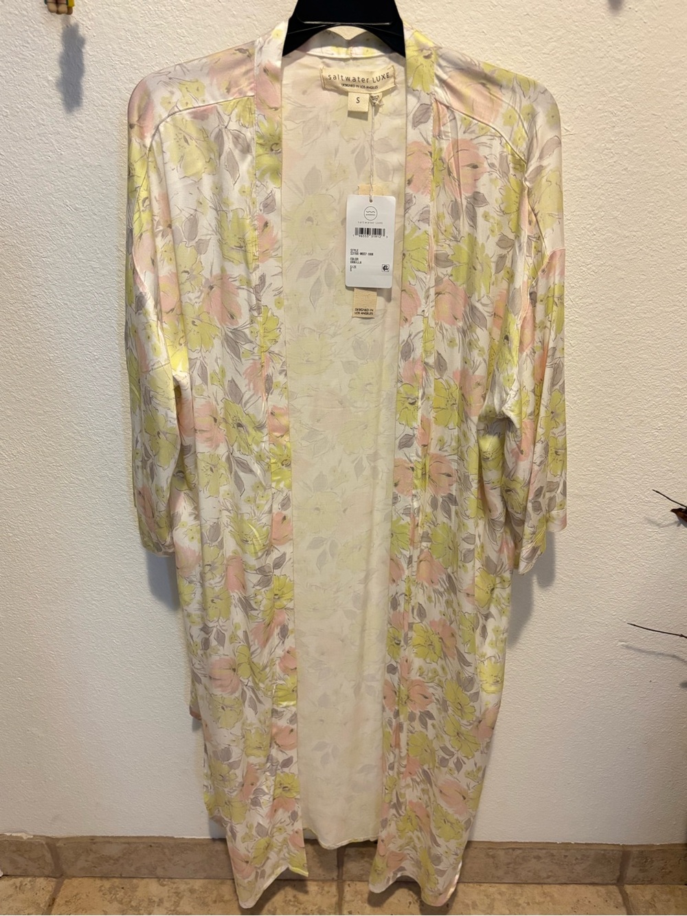 New!  Salt Water Luxe Long Robe Bohemian Kimono Light Pastel Florals Sz Small